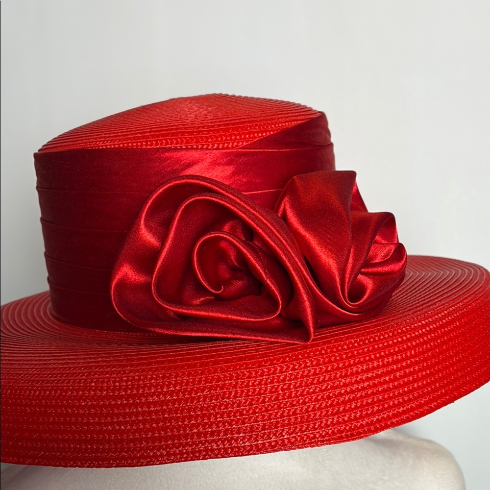 Stunning Vintage Amanda Smith Vibrant Red Women's Hat with Satin Floral Details - Picture 6 of 10